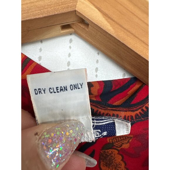 Vintage Jennifer Moore Womens ButtonUp Blouse Sz 8 100% Silk Red Floral Classic - Picture 4 of 10